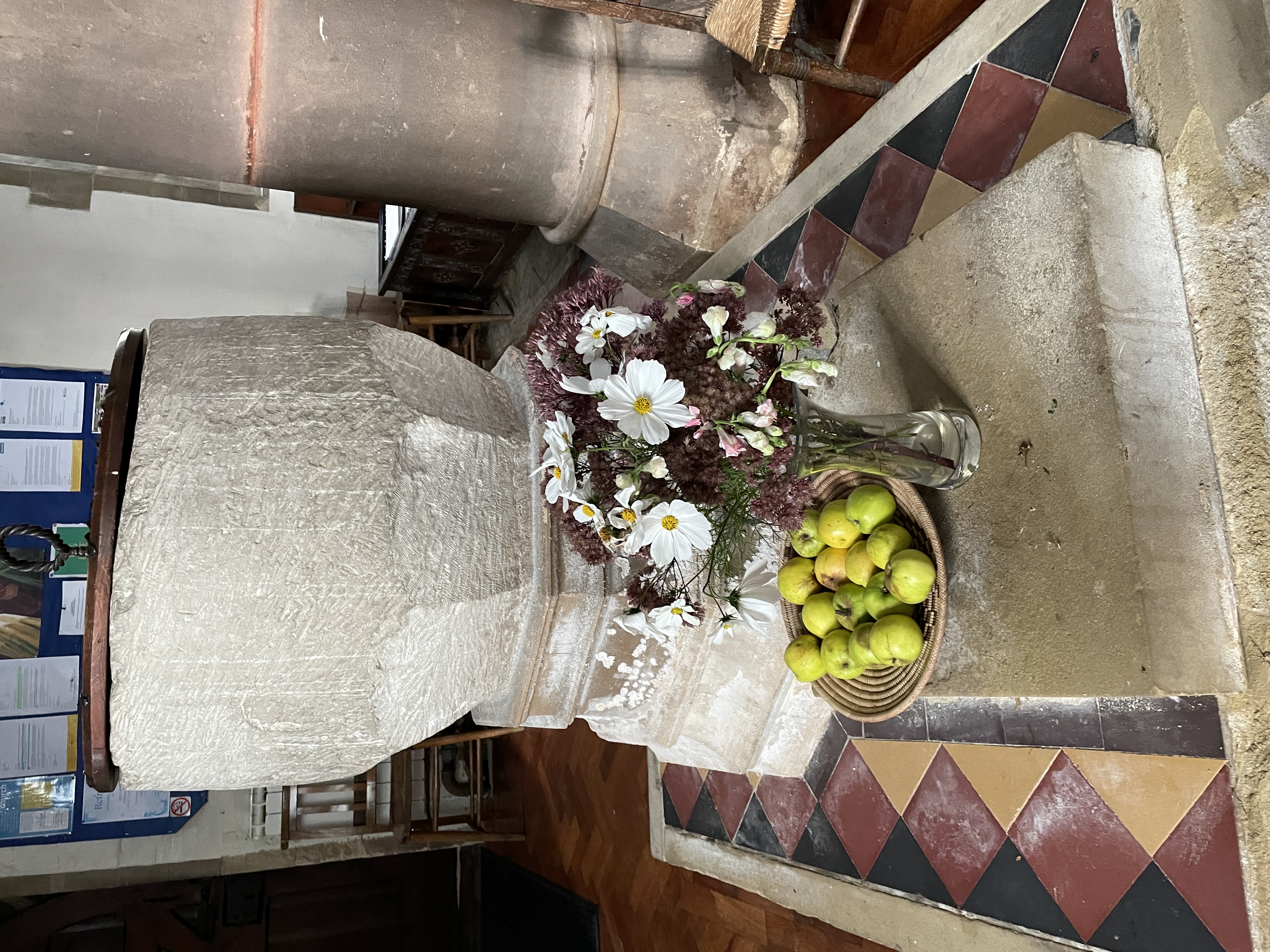 First click in the center of the circle, then click anywhere on the outside of the circle.